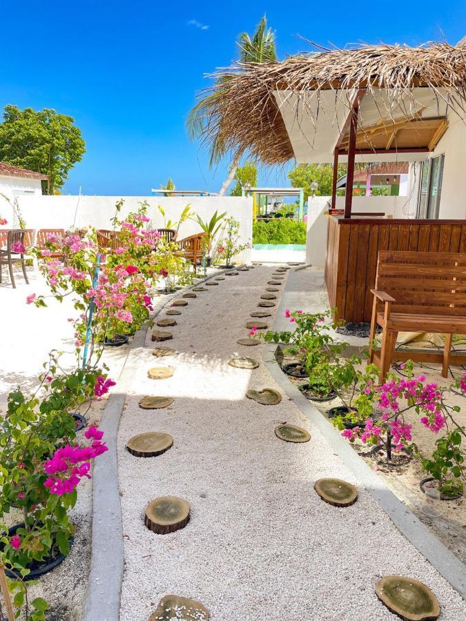 Fatims Beach House Maafushi Exterior photo
